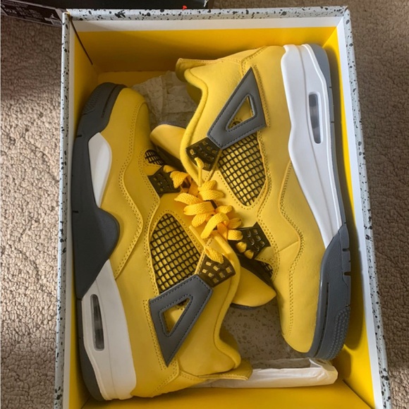 Jordan 4 Lightning - Picture 3 of 5